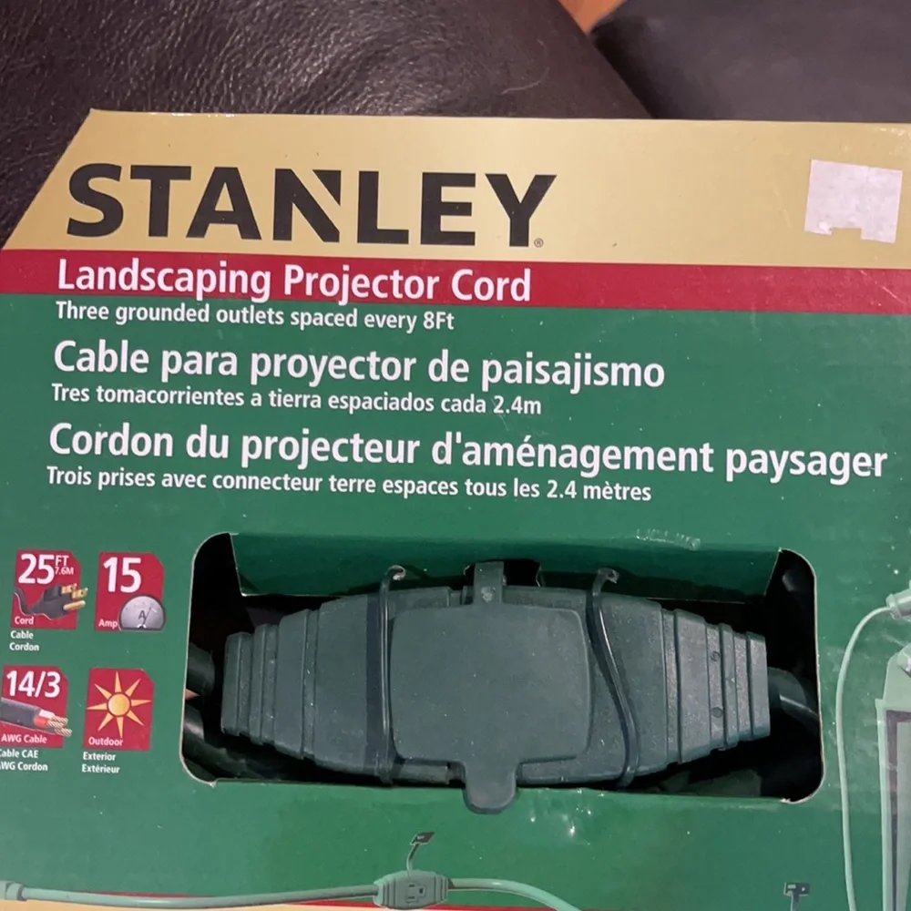 Extension Cord with multiple plugs‎ Stanley Landscaping projector extension Cord - Picture 4 of 7